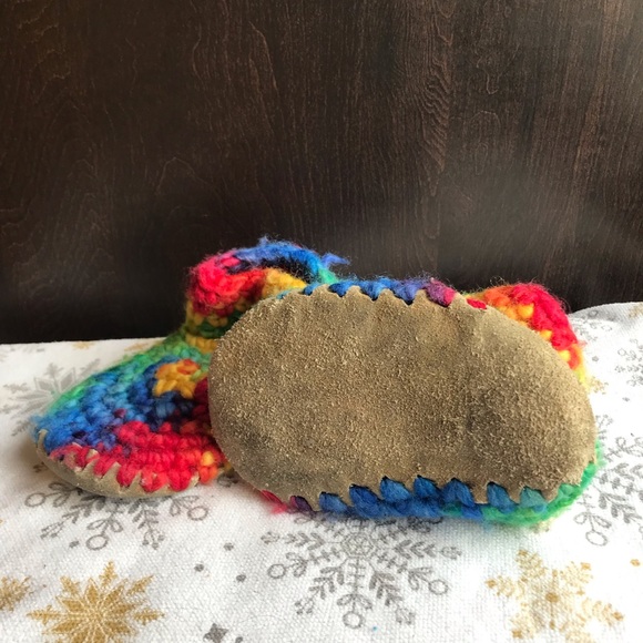 Padaig knitted wool rainbow made in Canada 🇨🇦 slippers! - Picture 3 of 6